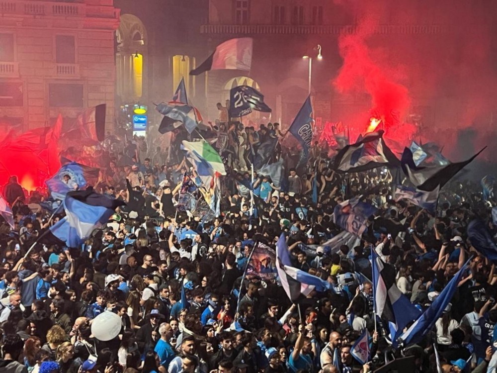 Italia: 1 morto e 7 feriti a Napoli durante i festeggiamenti del campionato